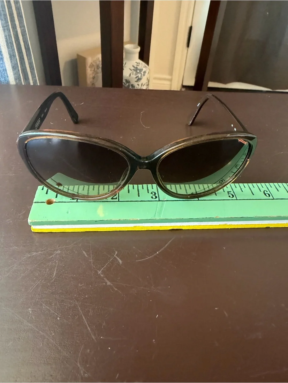 COACH Sunglasses & Case - Petite Size - Brown Tortoiseshell Signature C -S2028.